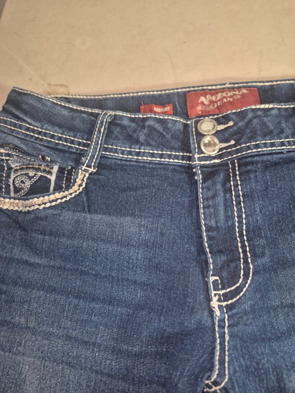Arizona Jeans Company Bling Jeans, flared cuffs, size 16.5  28" Waist - Picture 7 of 16